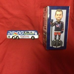 NHL COLUMBUS BLUE JACKETS team bus and bobble head